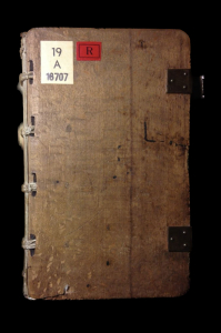 Bucheinband aus Holz ohne Bezug. Vier offene Doppelbünde wurden in den Deckel einpflockt. 16. Jahrhundert - Signatur: 19 A 16707 : R